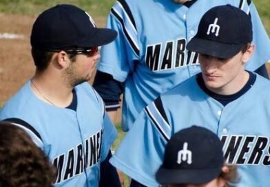4 VIU Mariners Baseball players