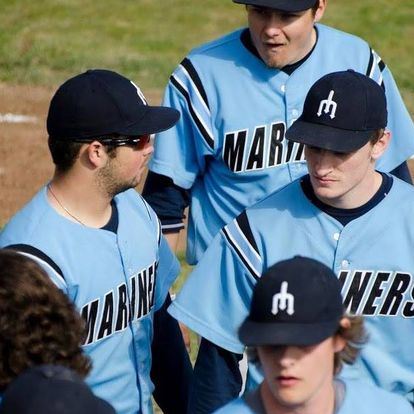 4 VIU Mariners Baseball players