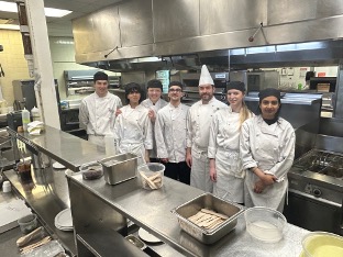 Hospitality Management Serves Up International Comfort Food in VIU’s Vistro Pop-up Restaurant 